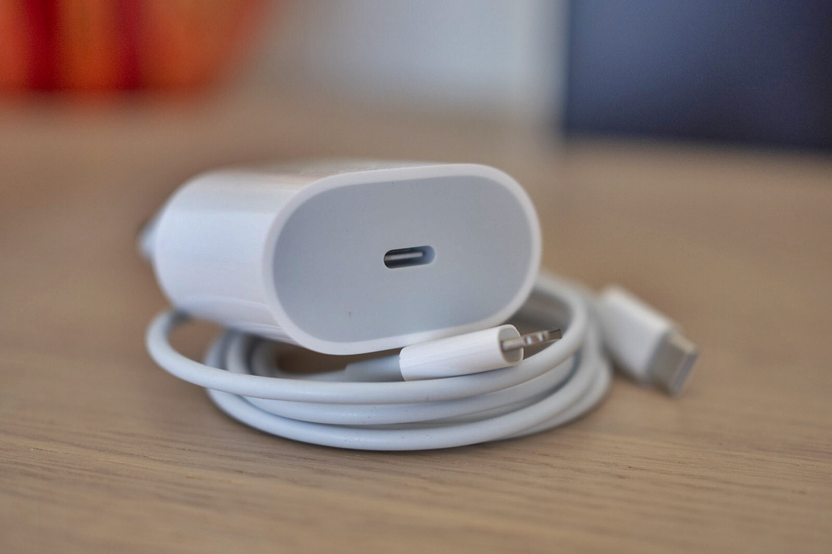 15-best-fast-chargers-for-iphone-11-in-2023-wired-and-wireless