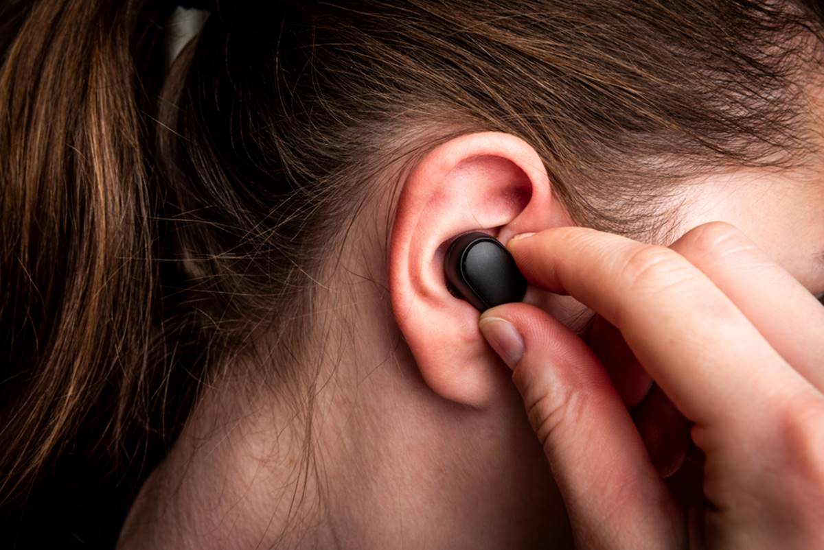 What are the best discount wireless earbuds for small ears