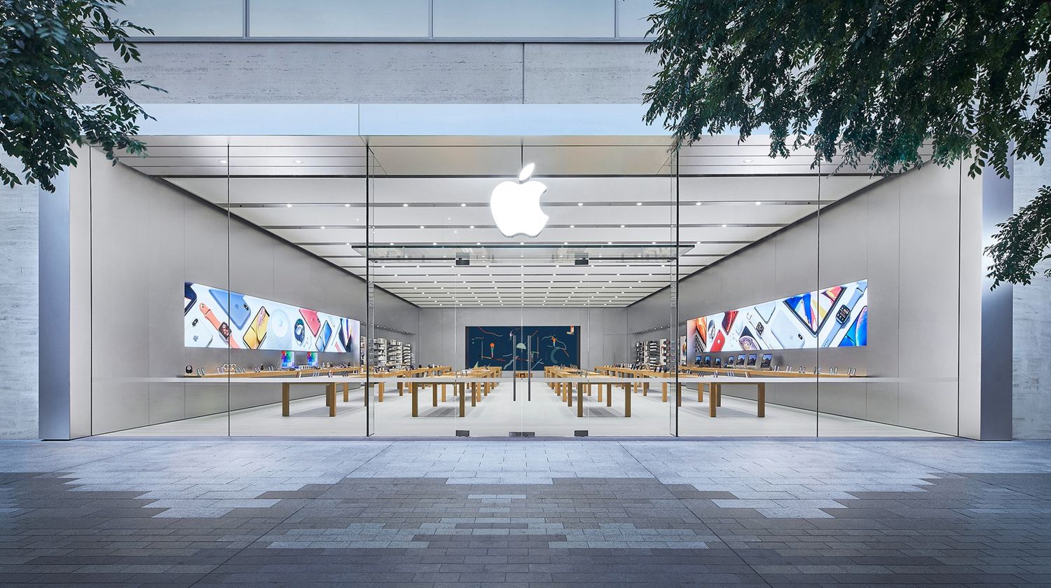 apple-store-in-australia-hit-by-explicit-photo-sharing-scandal