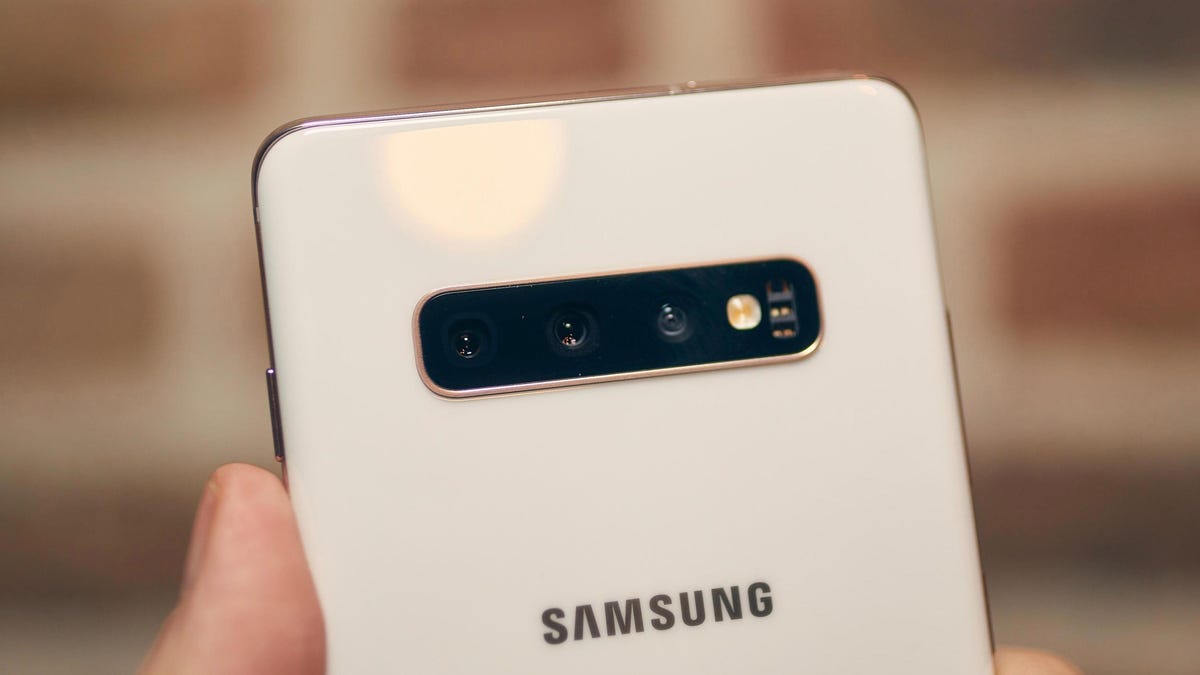 are-smartphone-depth-cameras-pointless-samsung-may-think-so