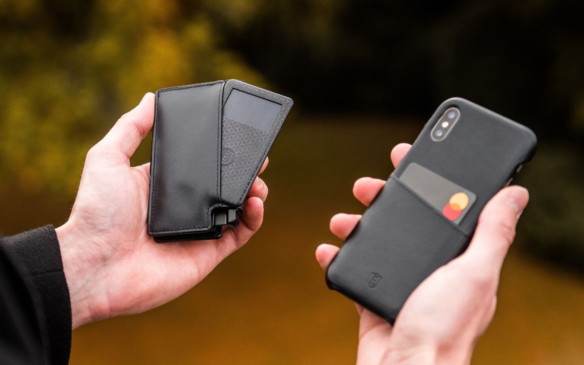 ekster-parliament-is-a-smart-wallet-with-a-solar-powered-tracker