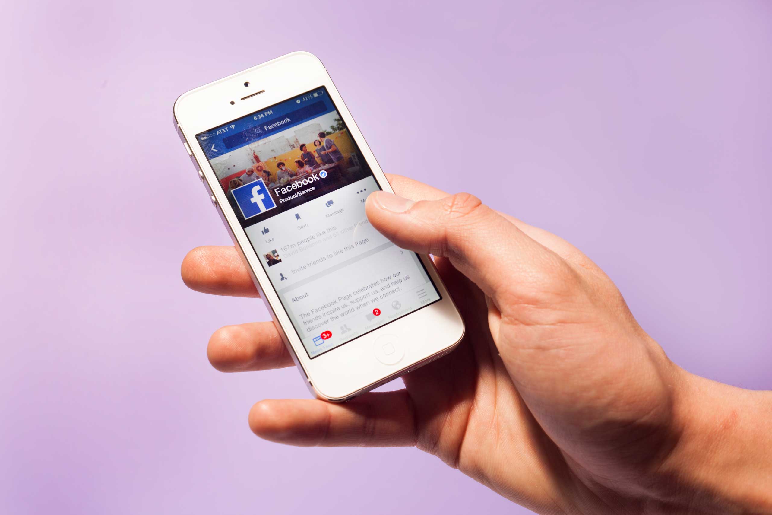 facebook-launches-lightweight-version-of-moments