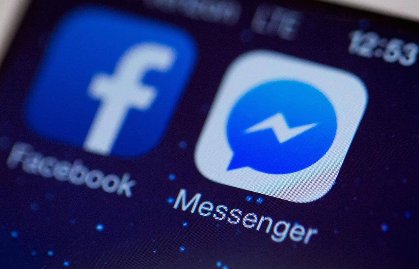facebook-to-cut-chat-from-main-app-focus-on-messenger