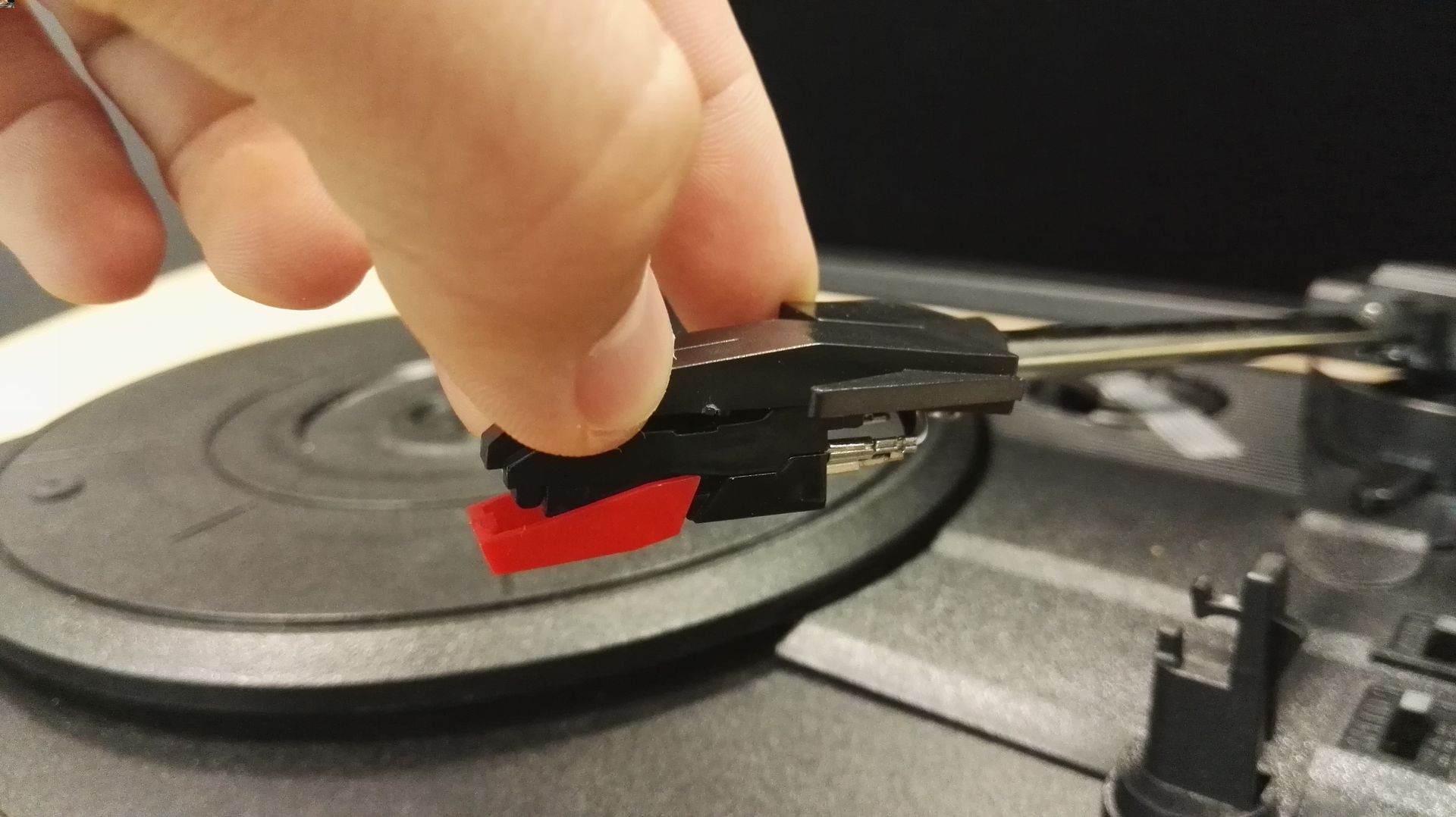 how-to-change-the-stylus-on-a-record-player