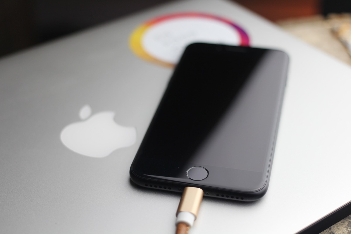 how-to-charge-and-listen-to-iphone-7