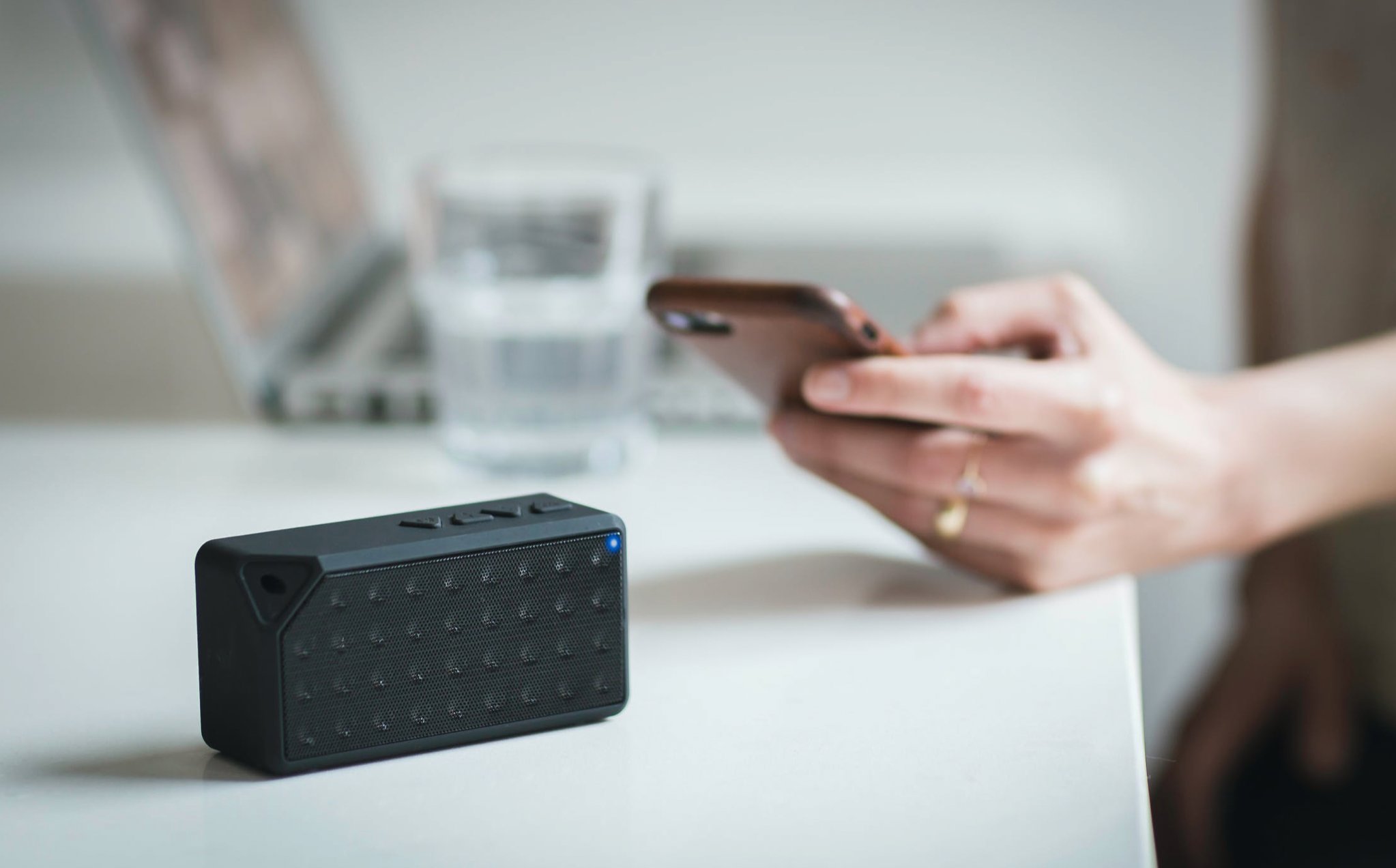 how-to-connect-a-bluetooth-speaker-to-a-phone