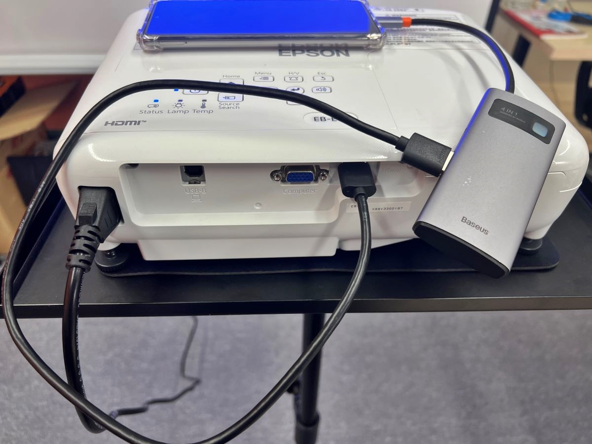 how-to-connect-an-iphone-to-an-epson-projector