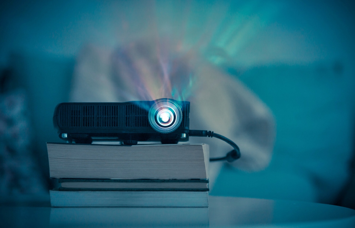how-to-control-a-projector-using-a-phone