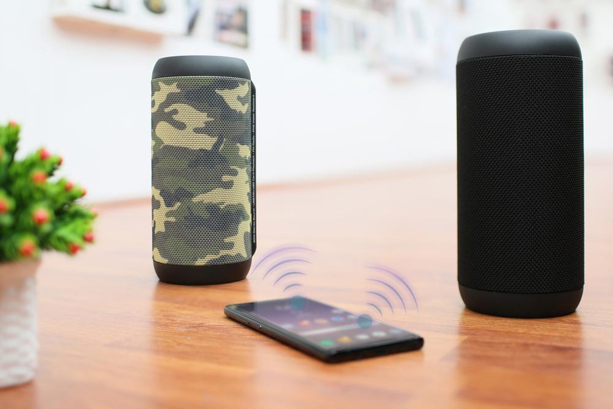 how-to-play-radio-on-a-phone-through-a-bluetooth-speaker