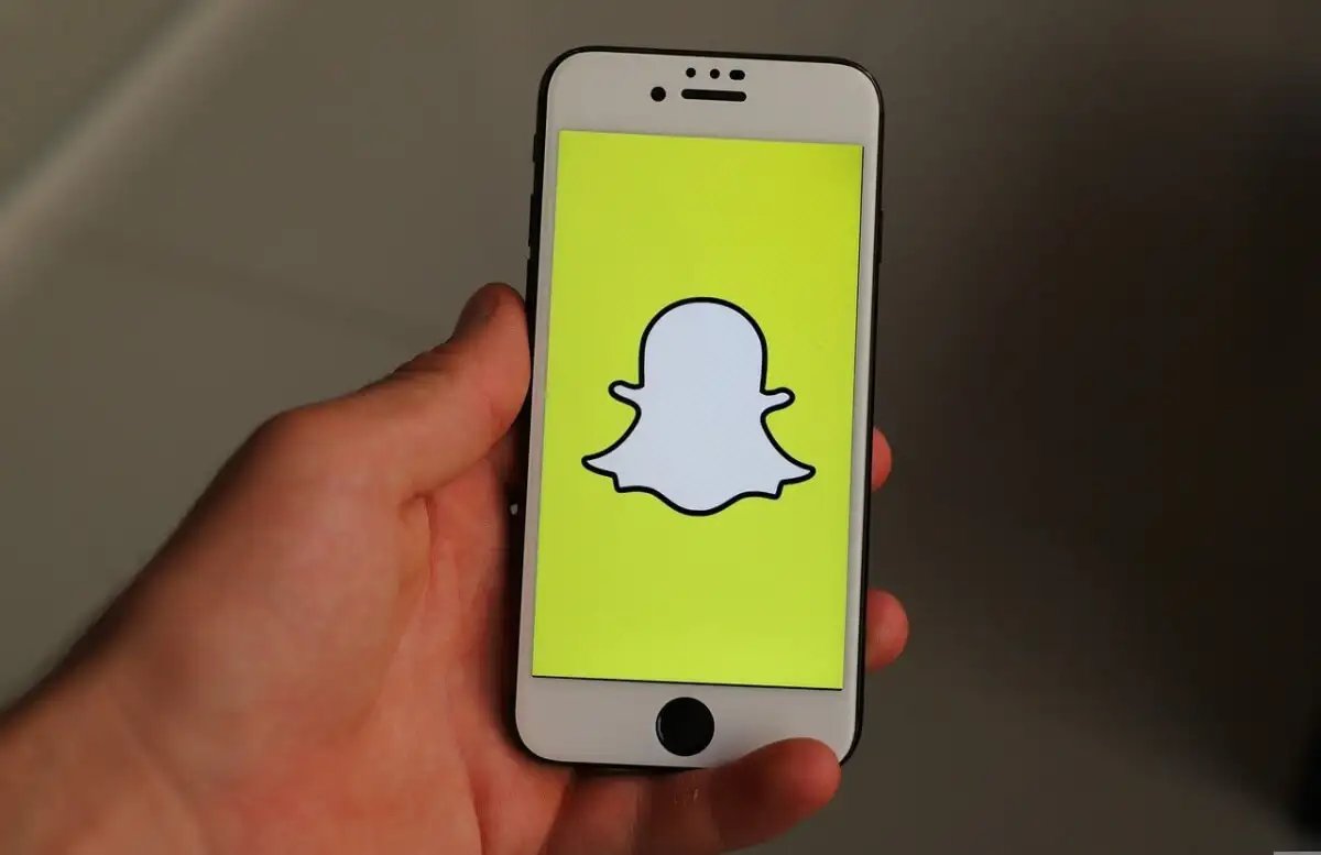 how-to-save-snapchat-stickers-to-your-phone
