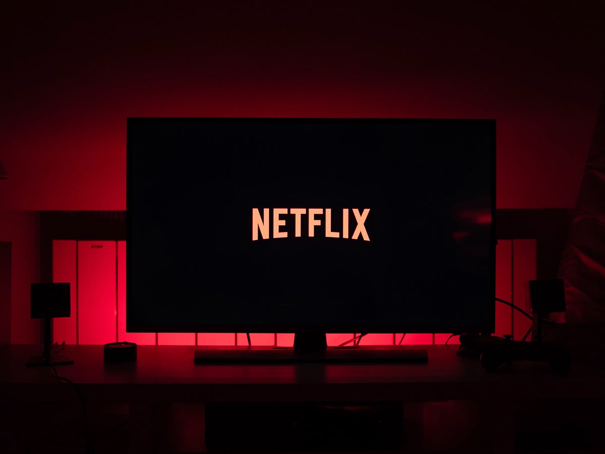 how-to-stream-netflix-from-a-phone-to-tv-via-usb