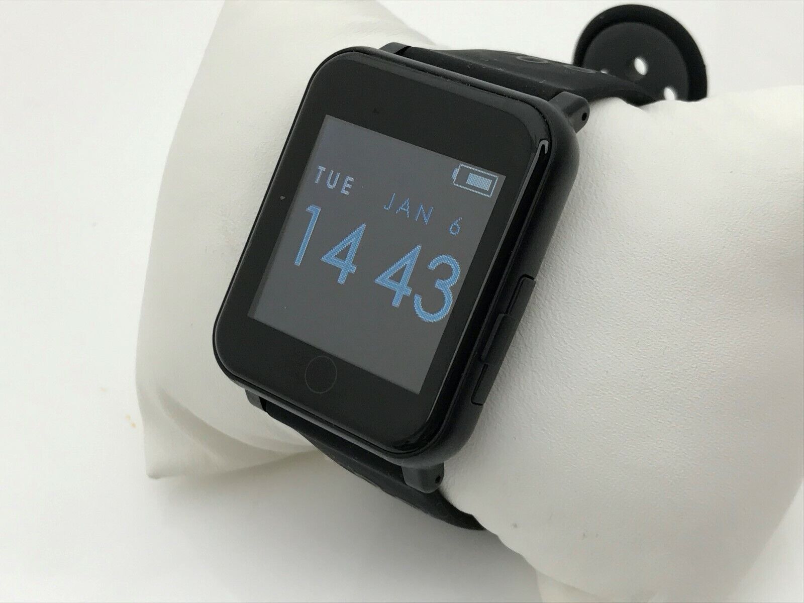 how-to-turn-on-a-q7-smartwatch