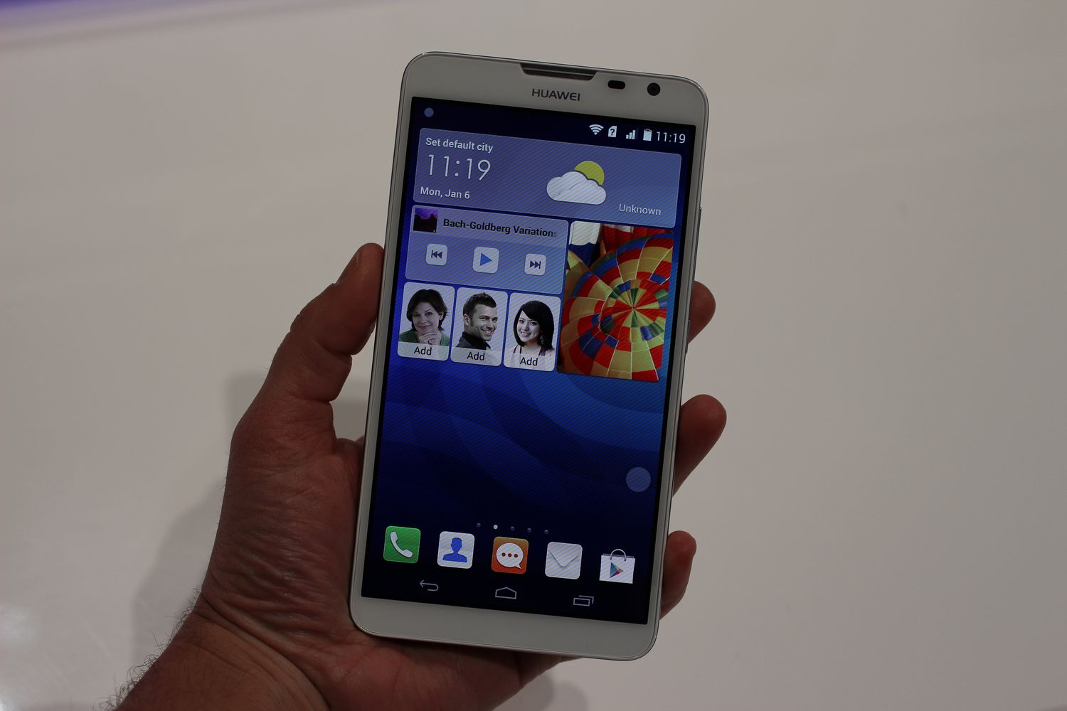 huawei-shows-off-ascend-mate-2