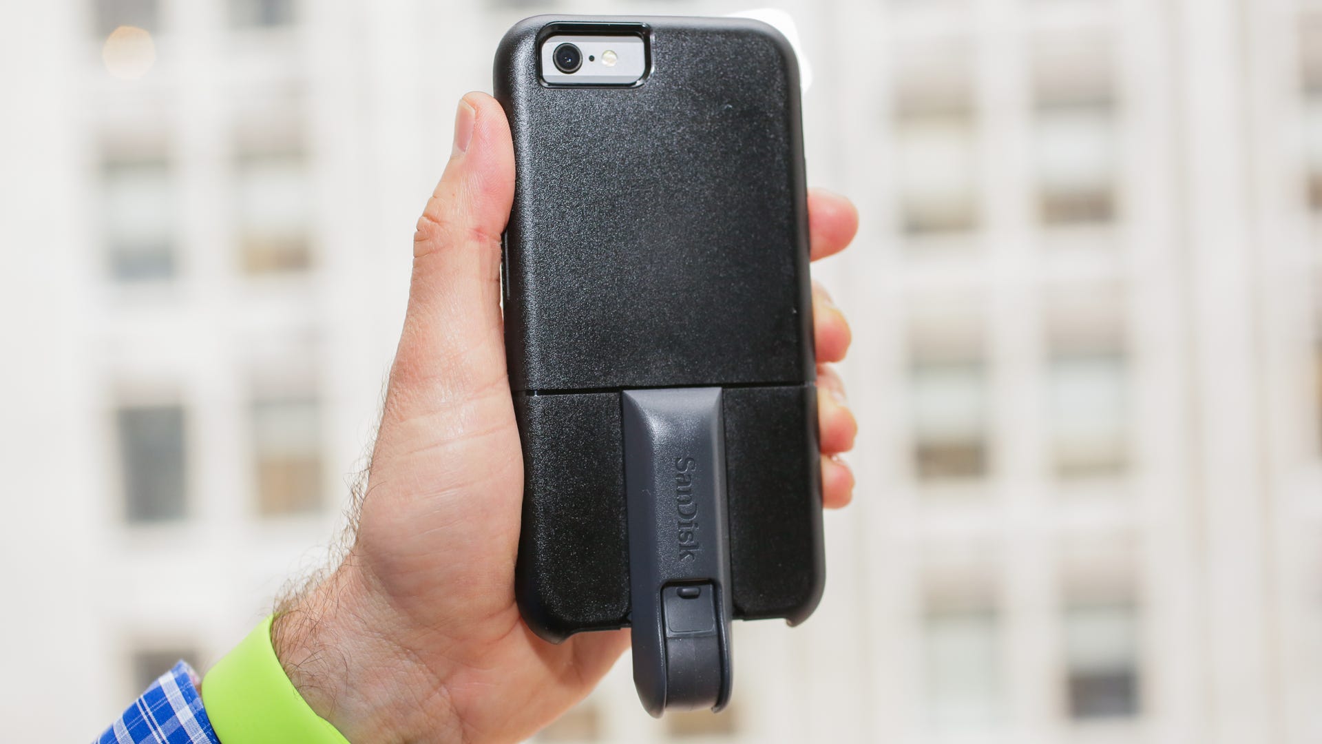 mophie-supports-the-otterbox-universe-case-system