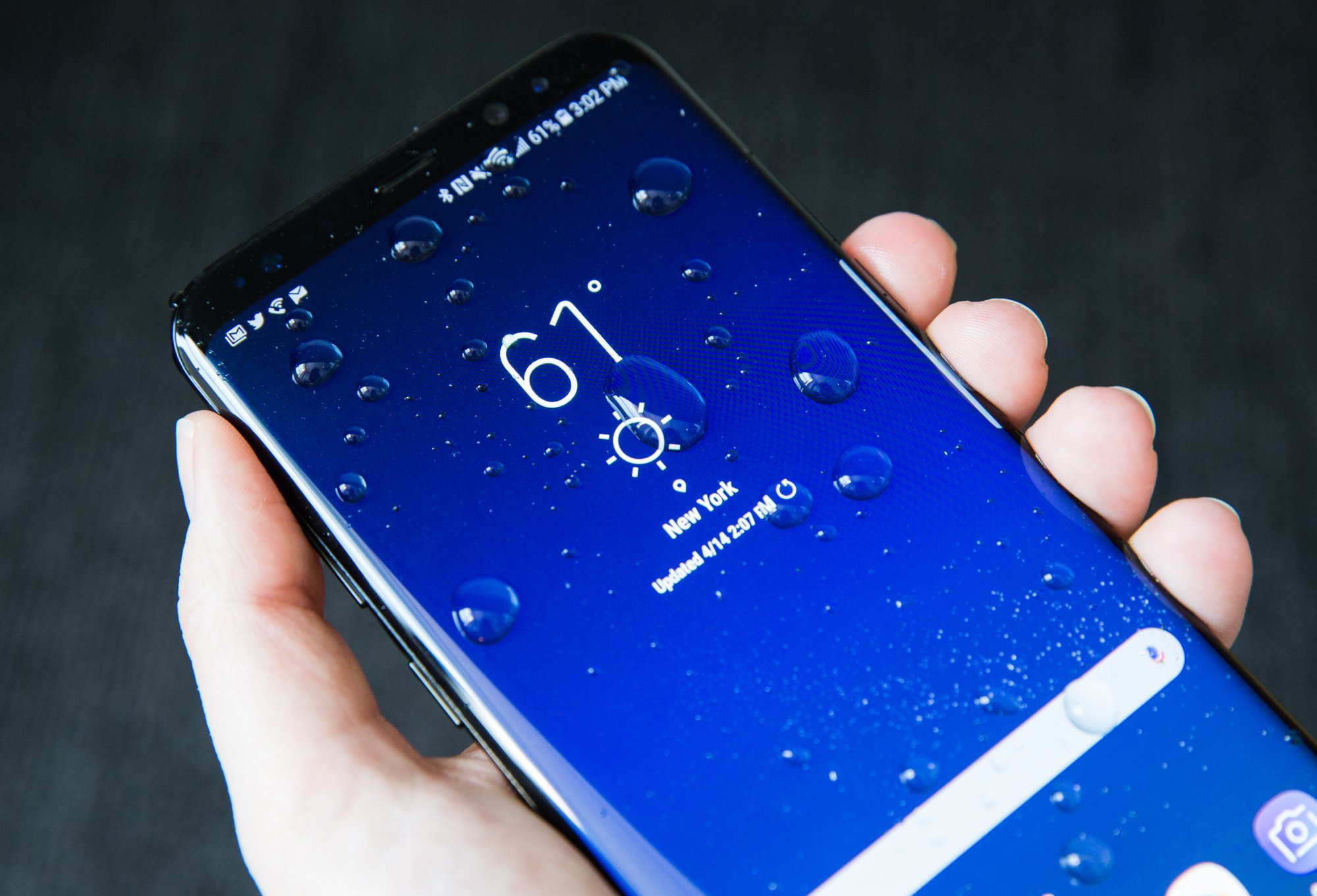 samsung-galaxy-s8-customers-complain-of-red-tinted-displays