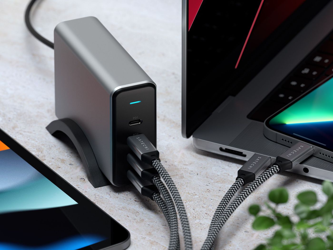 satechi-launches-powerful-165w-4-port-usb-c-charger