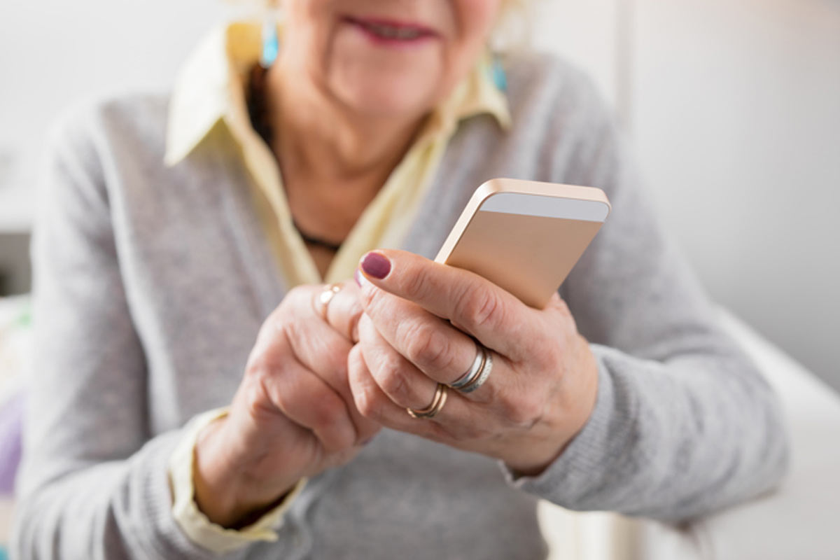 the-best-mobile-plans-and-smartphones-for-seniors