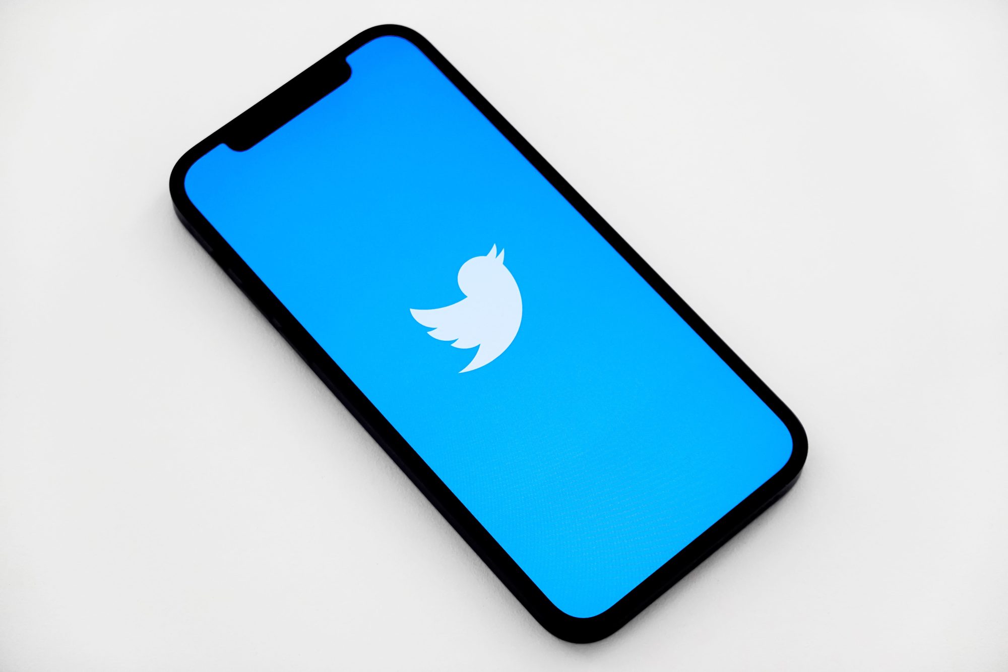 twitter-now-lets-iphone-users-search-tweets-by-profile
