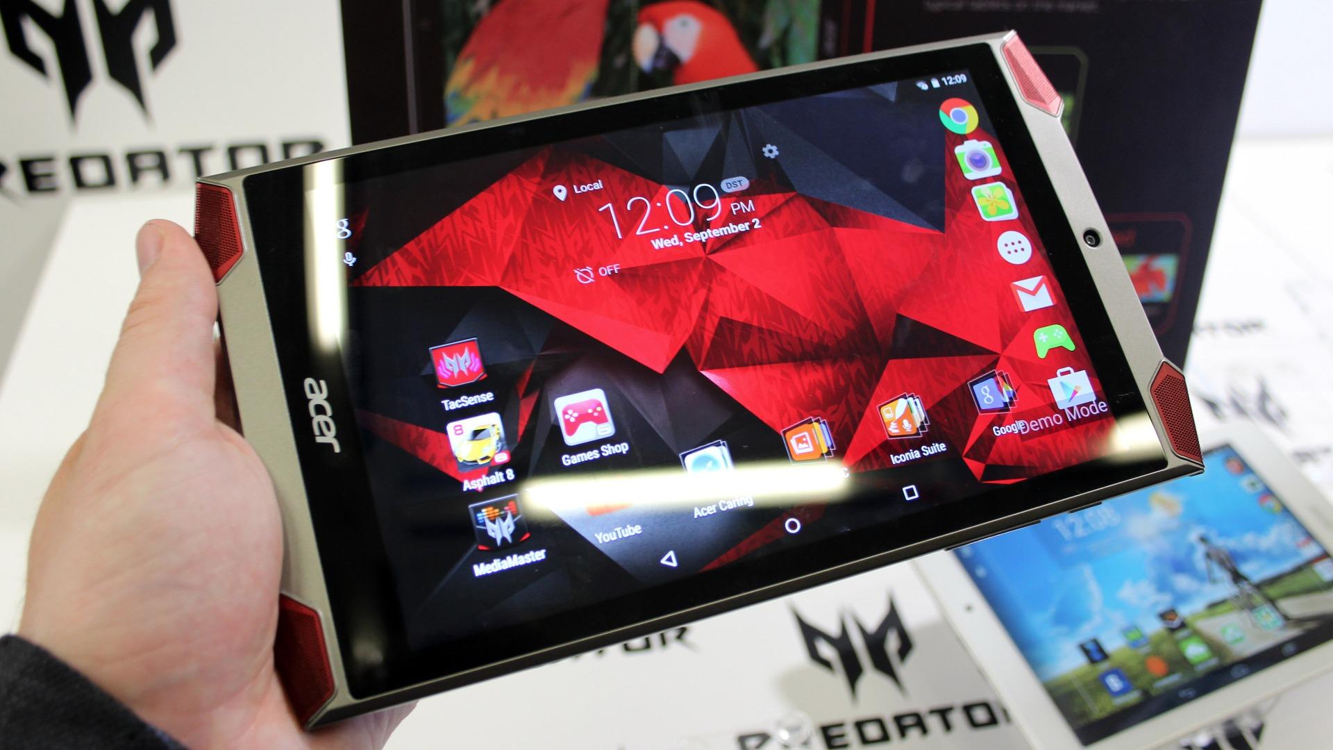 we-try-out-acers-futuristic-predator-8-gaming-tablet