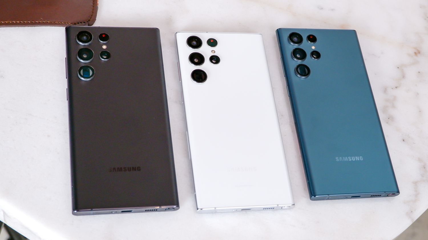 why-does-samsung-have-so-many-flagship-phones-we-asked-the-experts