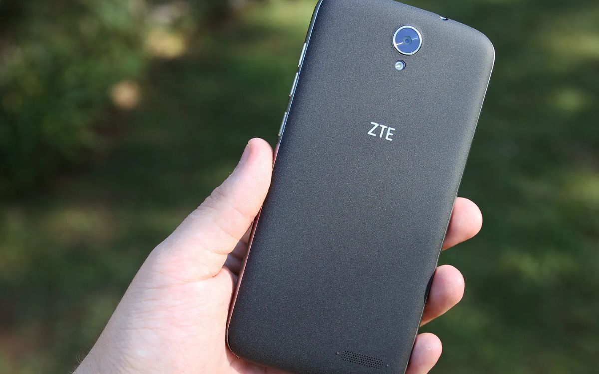 zte-debuts-warp-7-at-ifa-2016-bound-for-boost-mobile