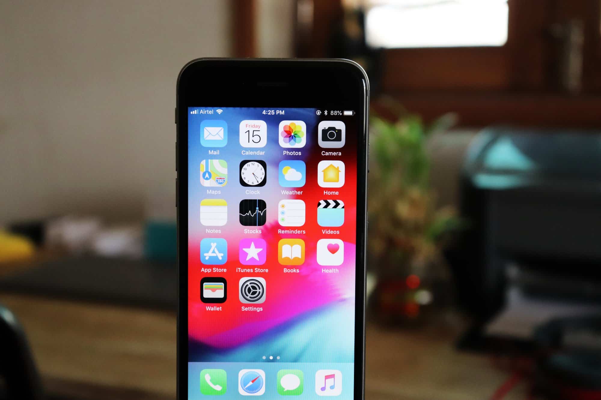 5-obvious-problems-with-the-iphone-that-ios-12-doesnt-fix