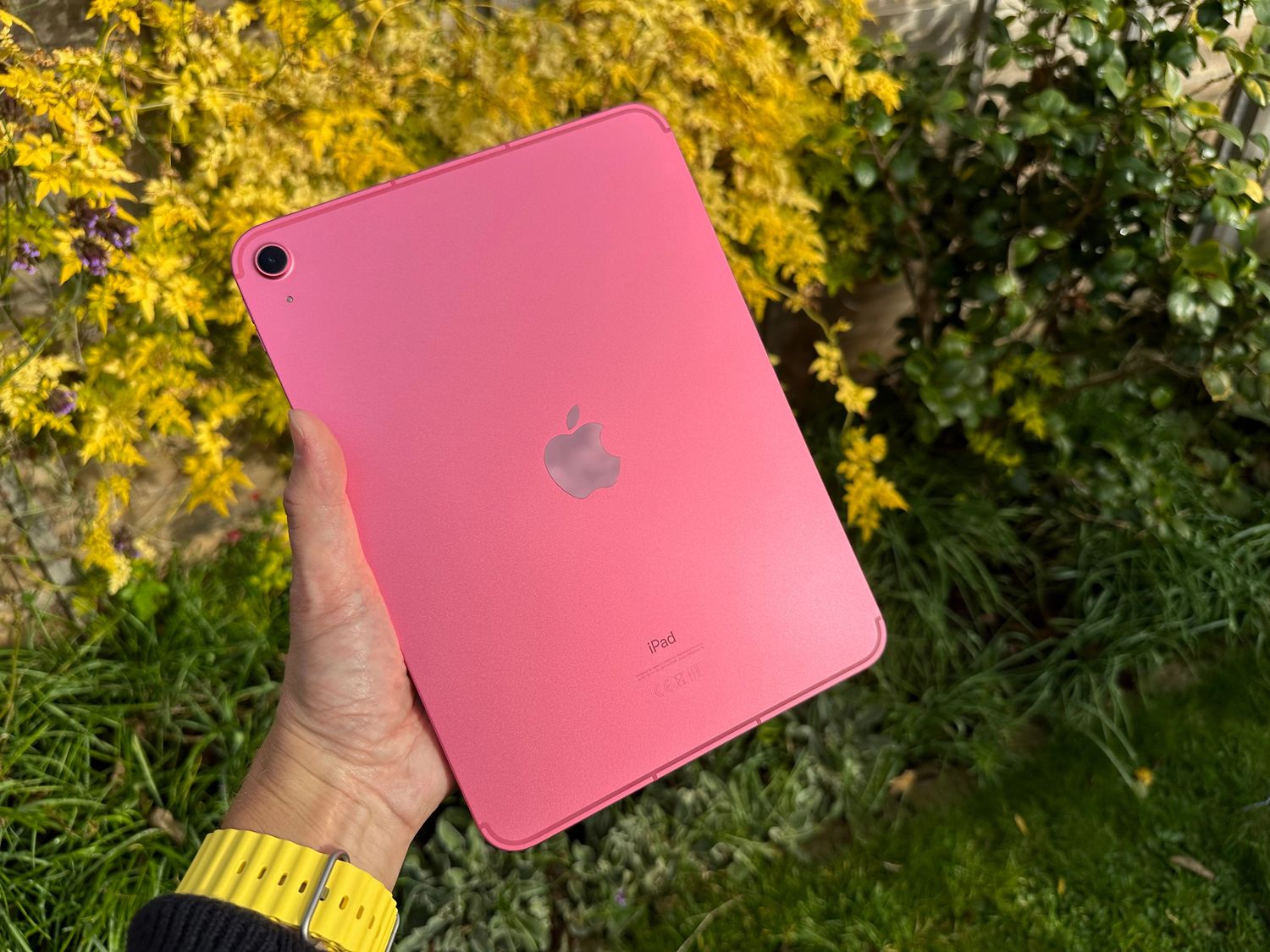 apple-shows-off-ipads-more-unusual-uses-on-new-promo-minisite
