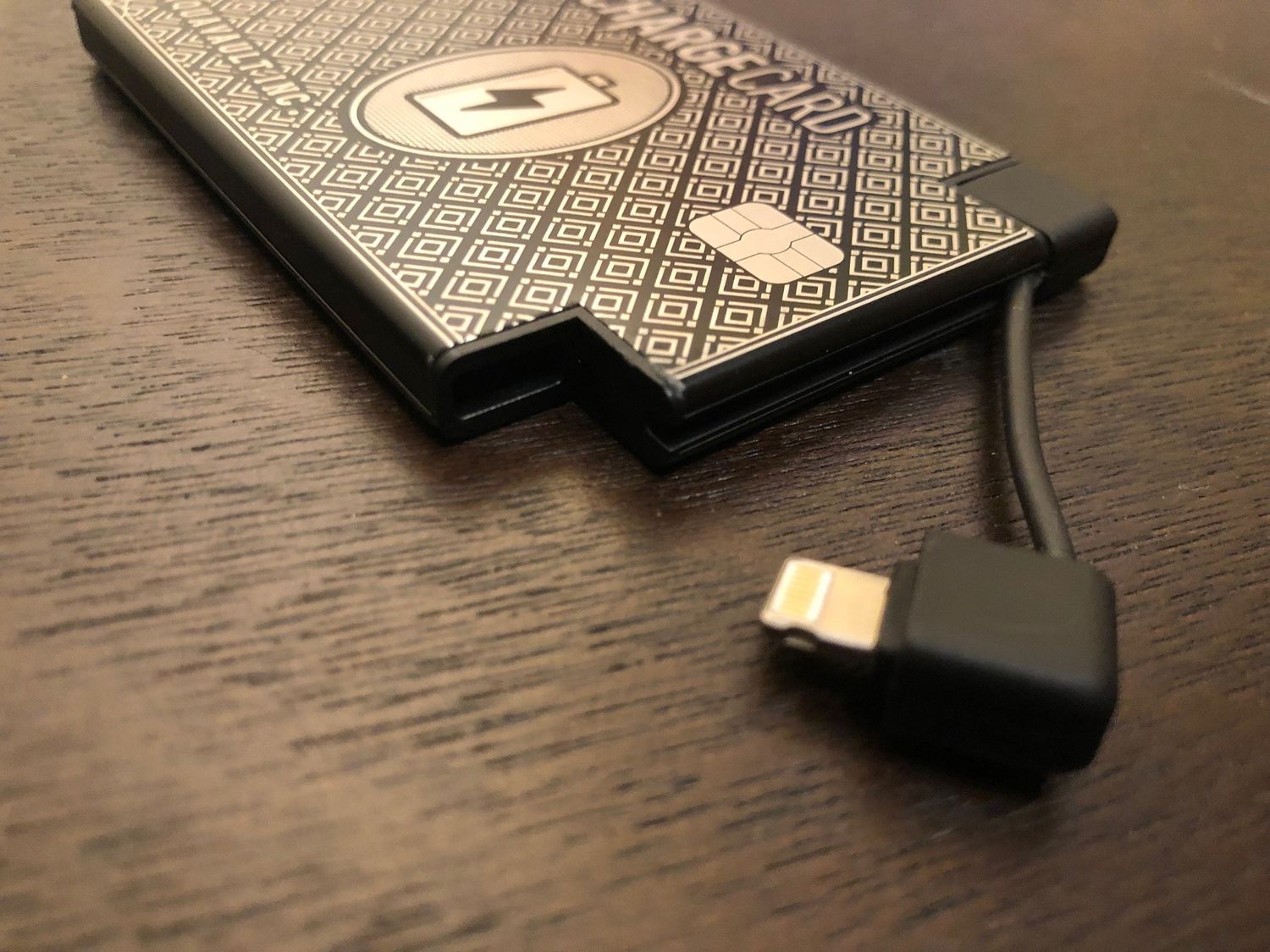 chargecard-is-a-slim-iphone-usb-charger-that-fits-in-a-wallet