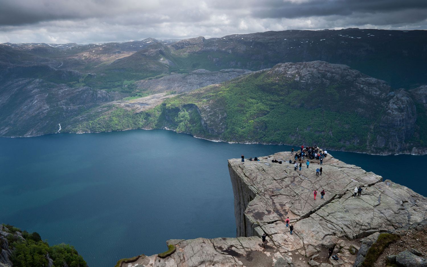 google-maps-gaffe-sees-tiny-norwegian-village-overrun-with-confused-tourists