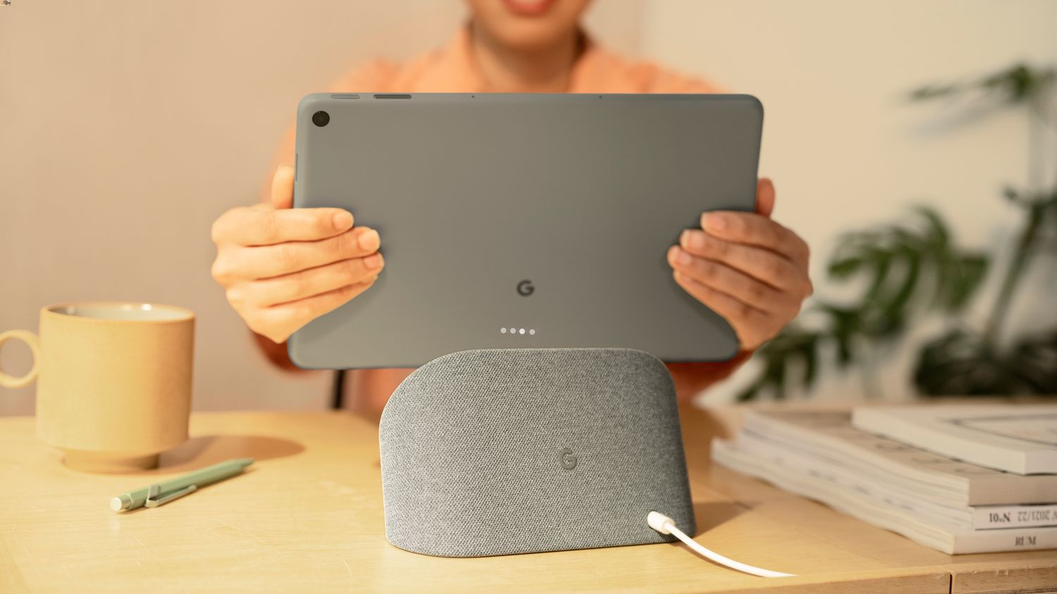 googles-special-dock-turns-the-pixel-tablet-into-a-nest-hub