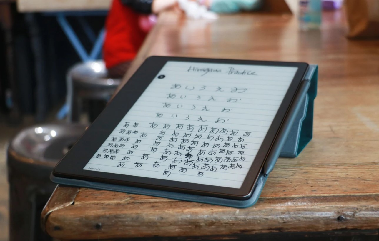 how-the-kindle-scribe-quietly-became-my-favorite-gadget-of-2022