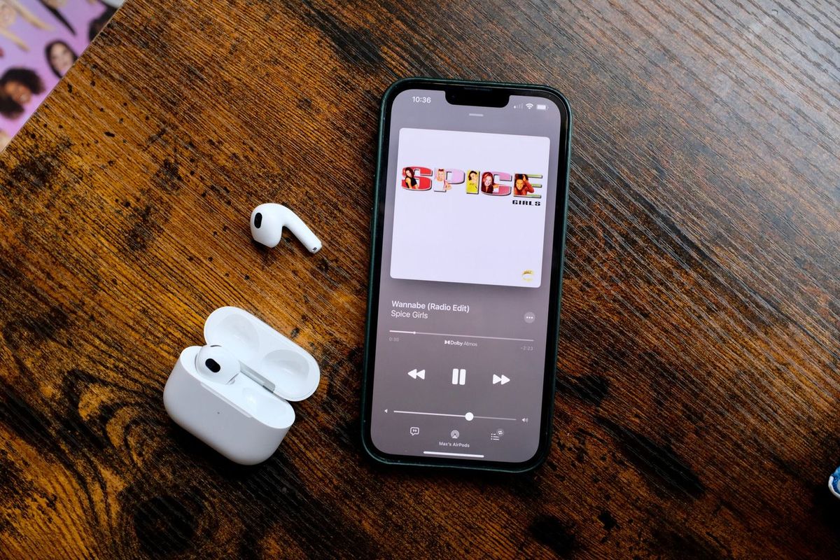 how-to-pair-airpods-to-iphone-13