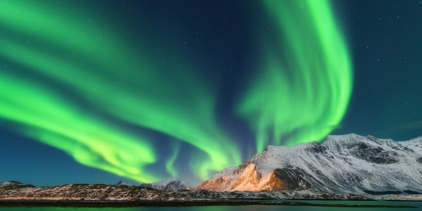 how-to-photograph-northern-lights-with-iphone-13