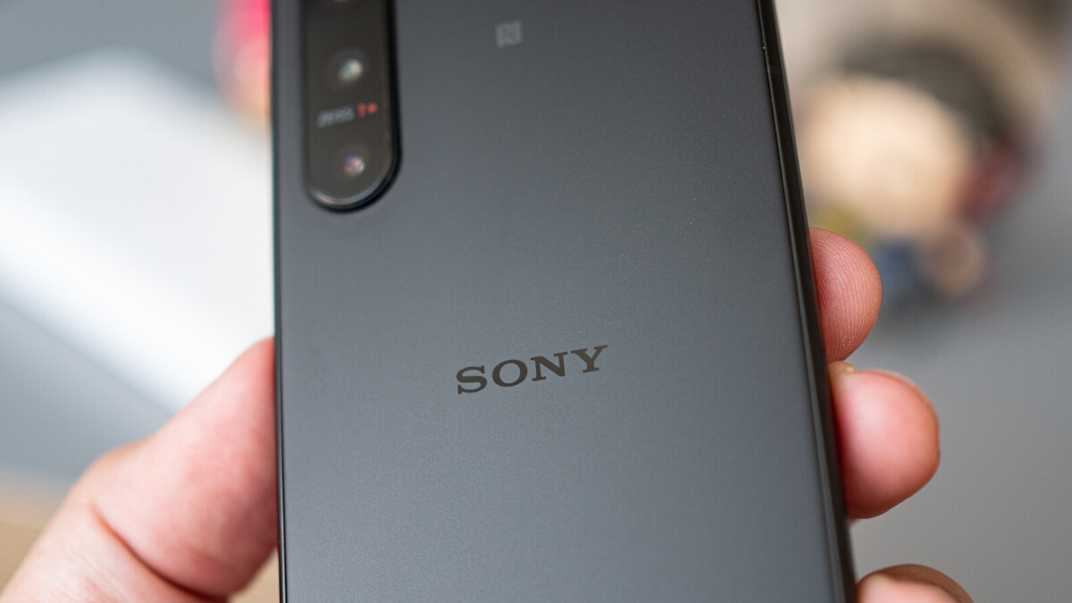 how-to-remove-battery-from-sony-xperia-z3