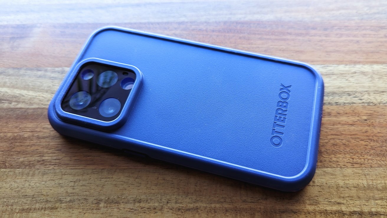 how-to-take-off-otterbox-iphone-13