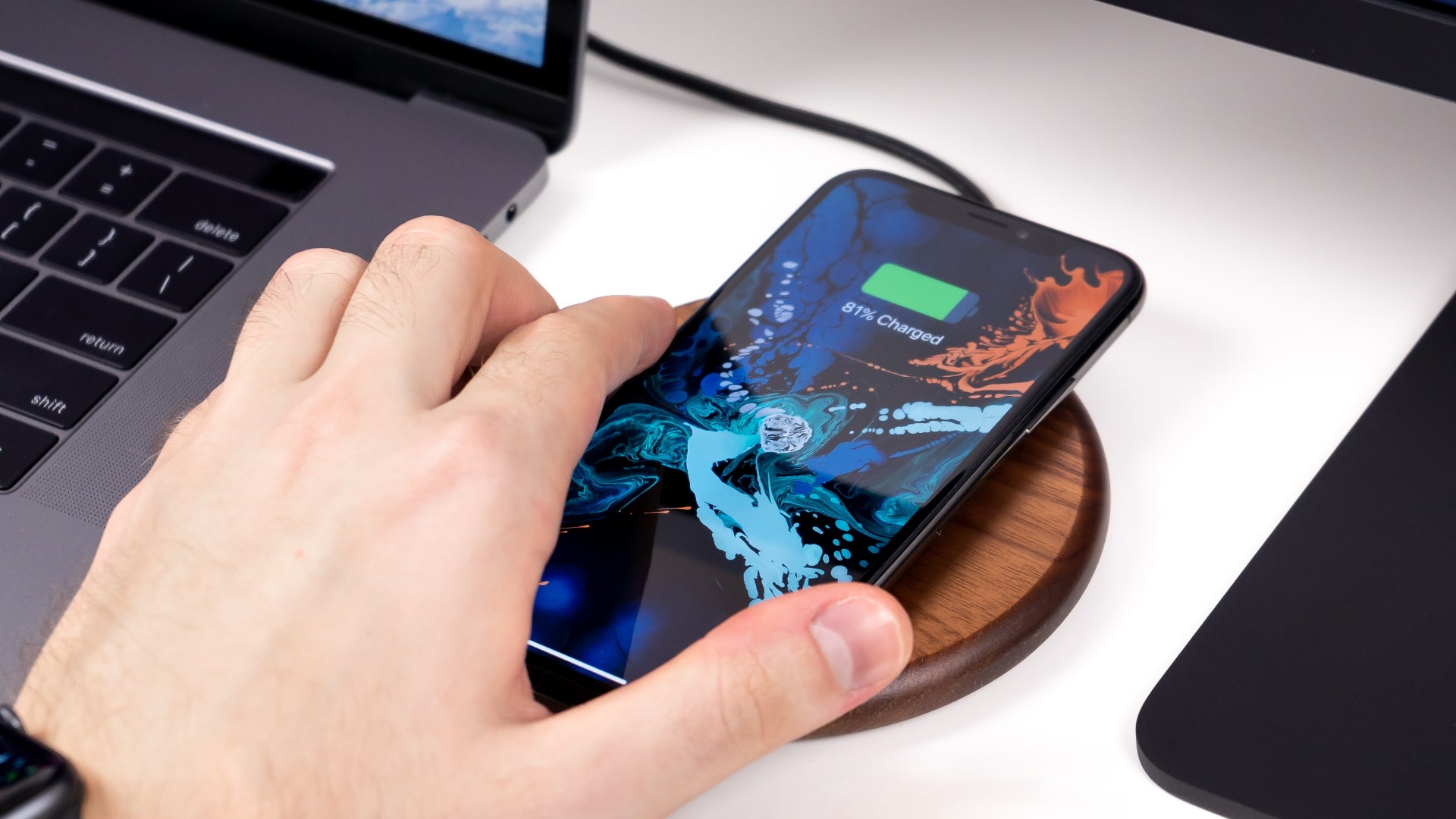 how-to-turn-on-wireless-charging-on-iphone-14