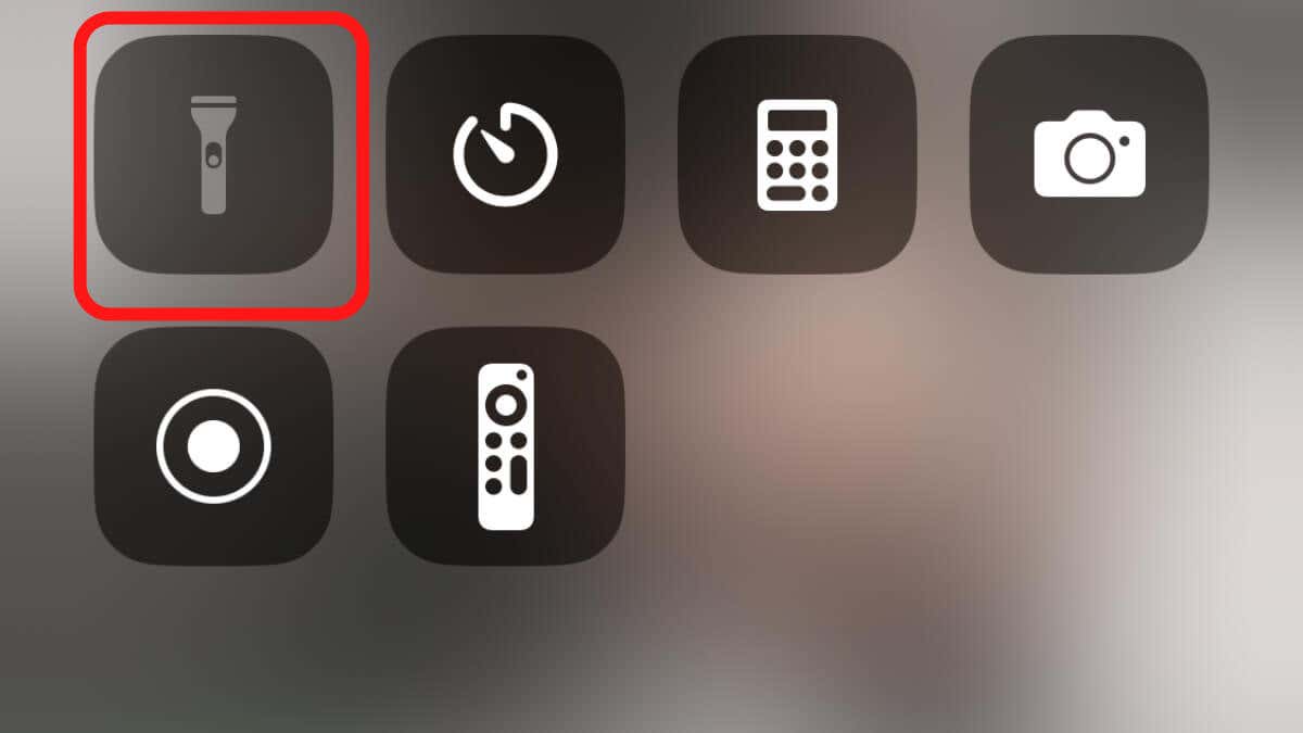 how-to-turn-the-flashlight-off-on-iphone-14