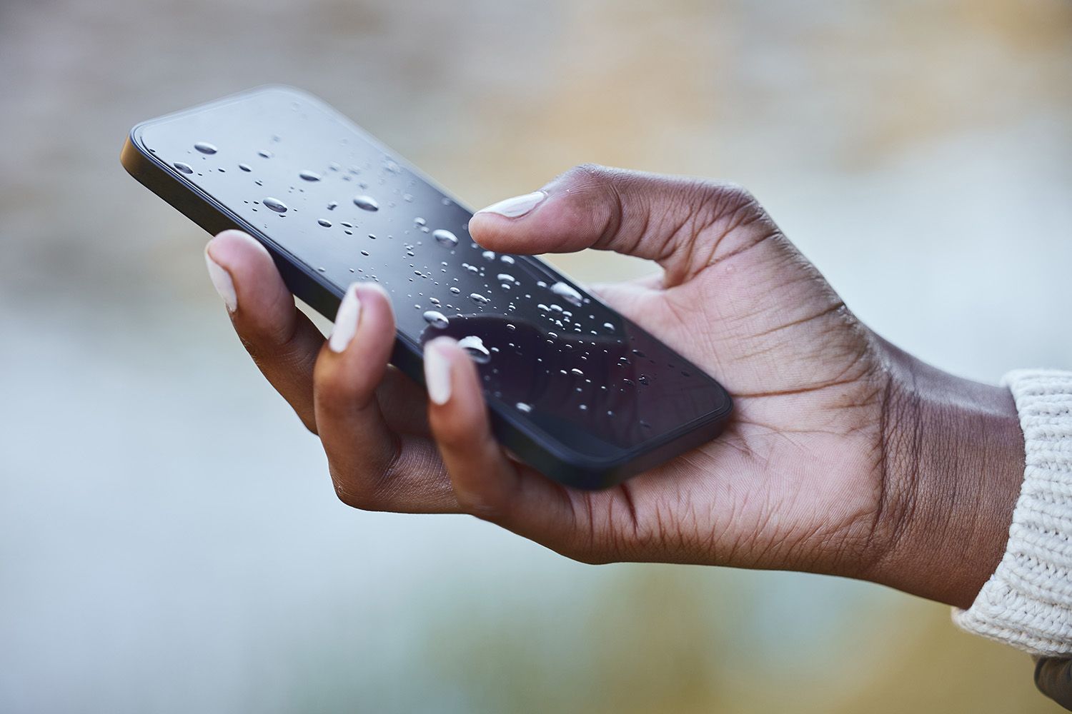 how-waterproof-is-iphone-14-pro