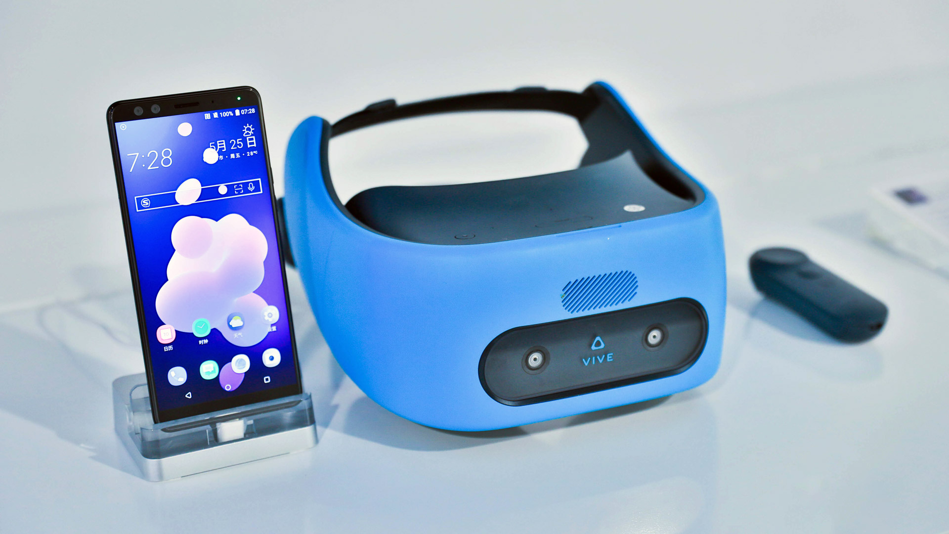 htc-vive-phone-an-unlikely-concept-but-still-cool