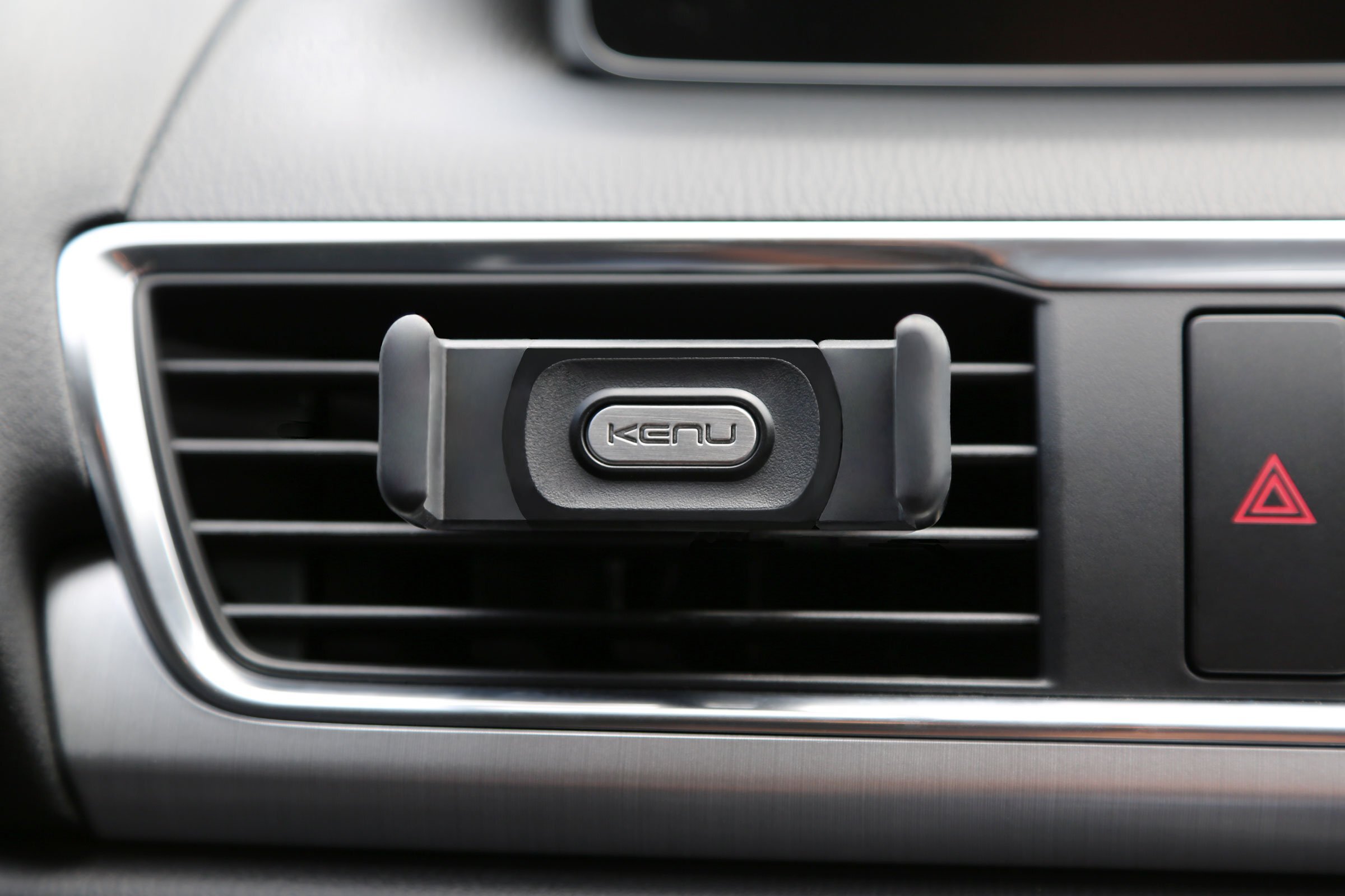 kenu-introduces-leather-airframe-iphone-car-mount