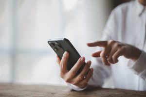 How To Choose A Reliable Cell Phone Company?