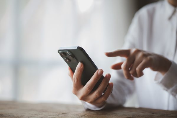 How To Choose A Reliable Cell Phone Company?