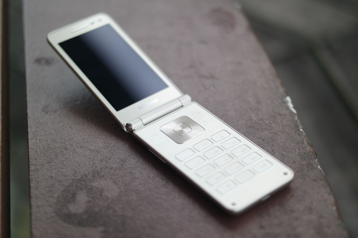 samsung-announces-galaxy-folder-2-flip-phone