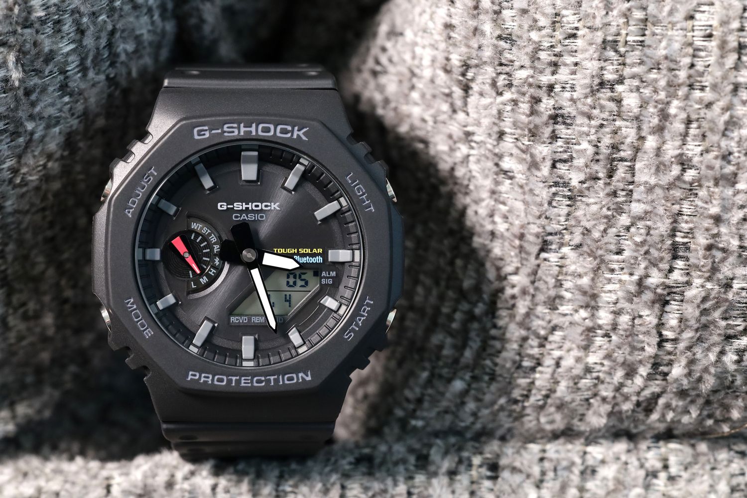 the-tech-boosted-g-shock-ga-b2100-watch-is-a-great-buy