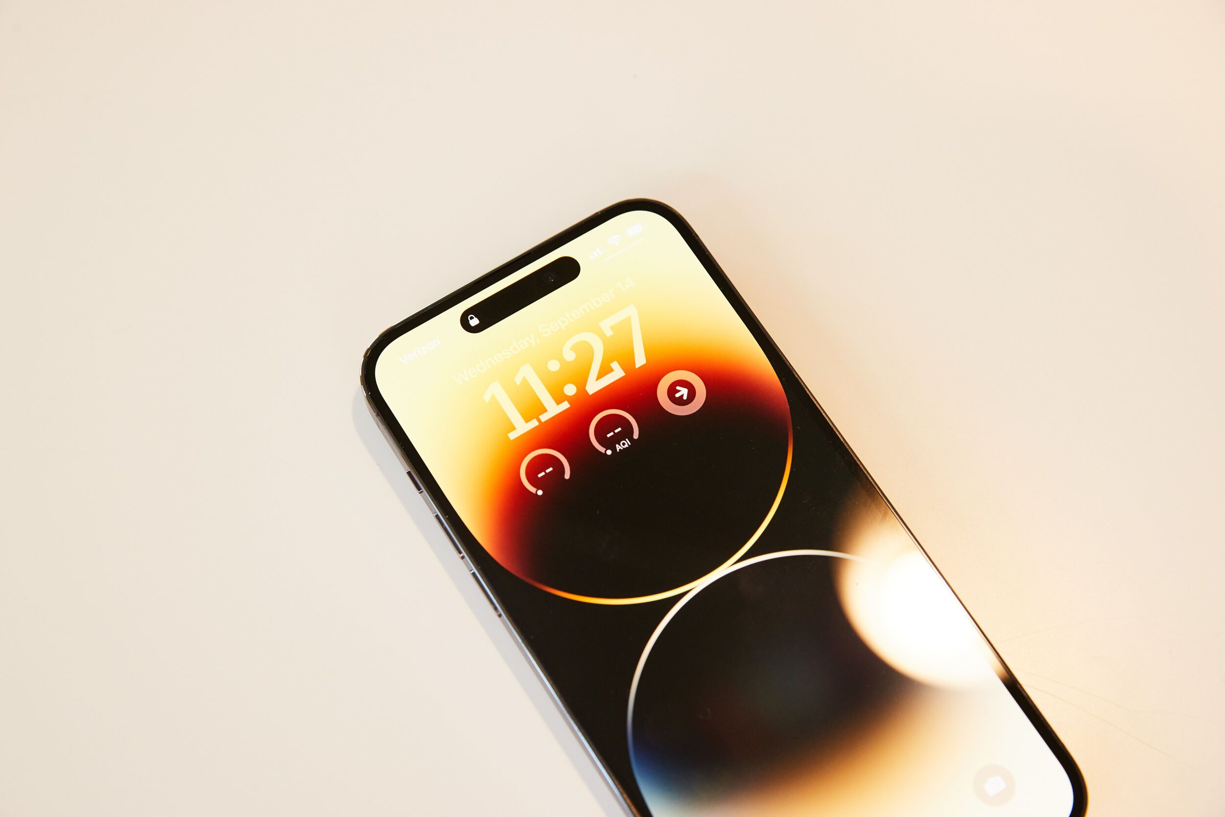 where-is-the-speaker-on-iphone-14-pro