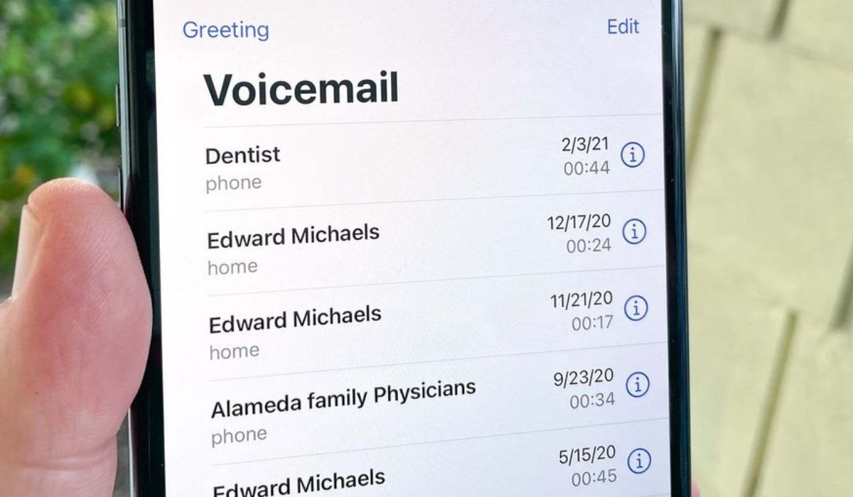 why-does-my-iphone-14-go-straight-to-voicemail