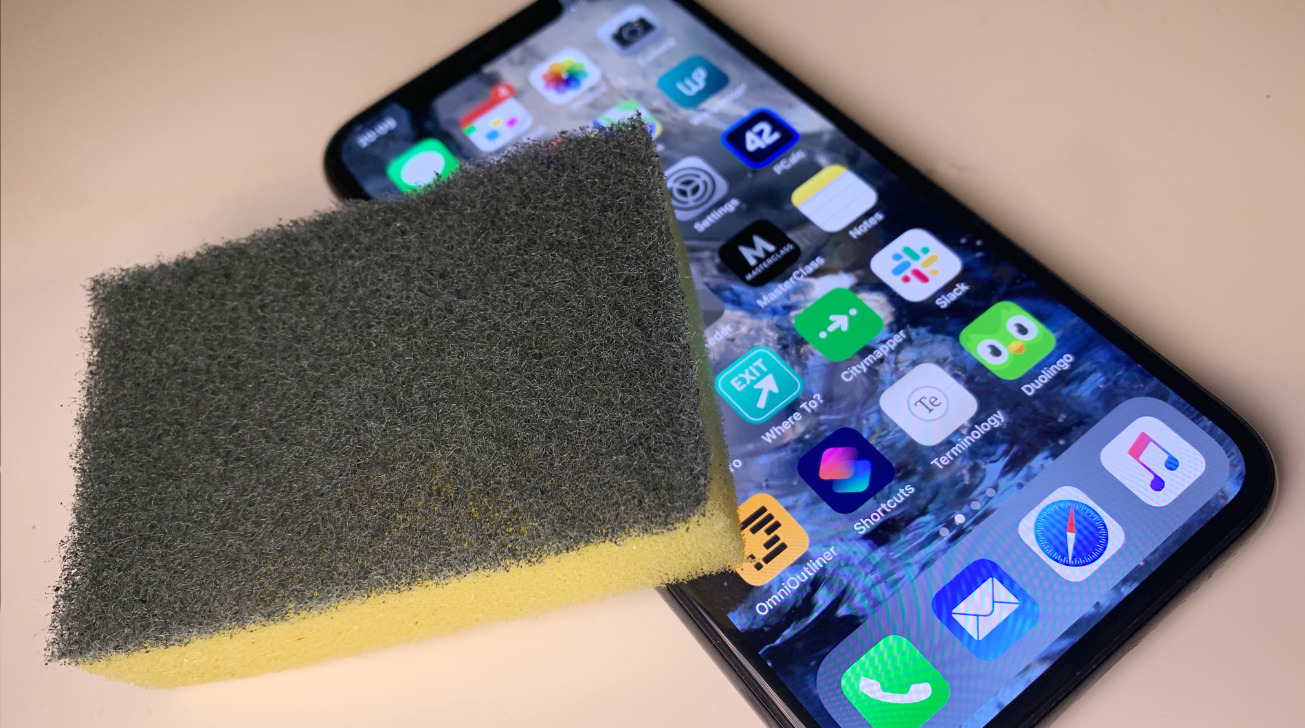 how-to-clean-iphone-10