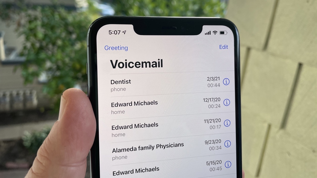 how-to-delete-voicemail-on-iphone-11