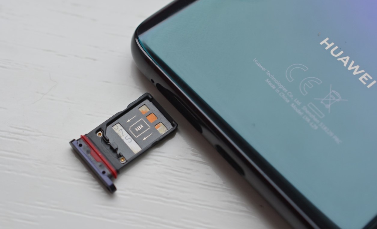 how-to-save-to-memory-card-on-huawei-mate-20-pro