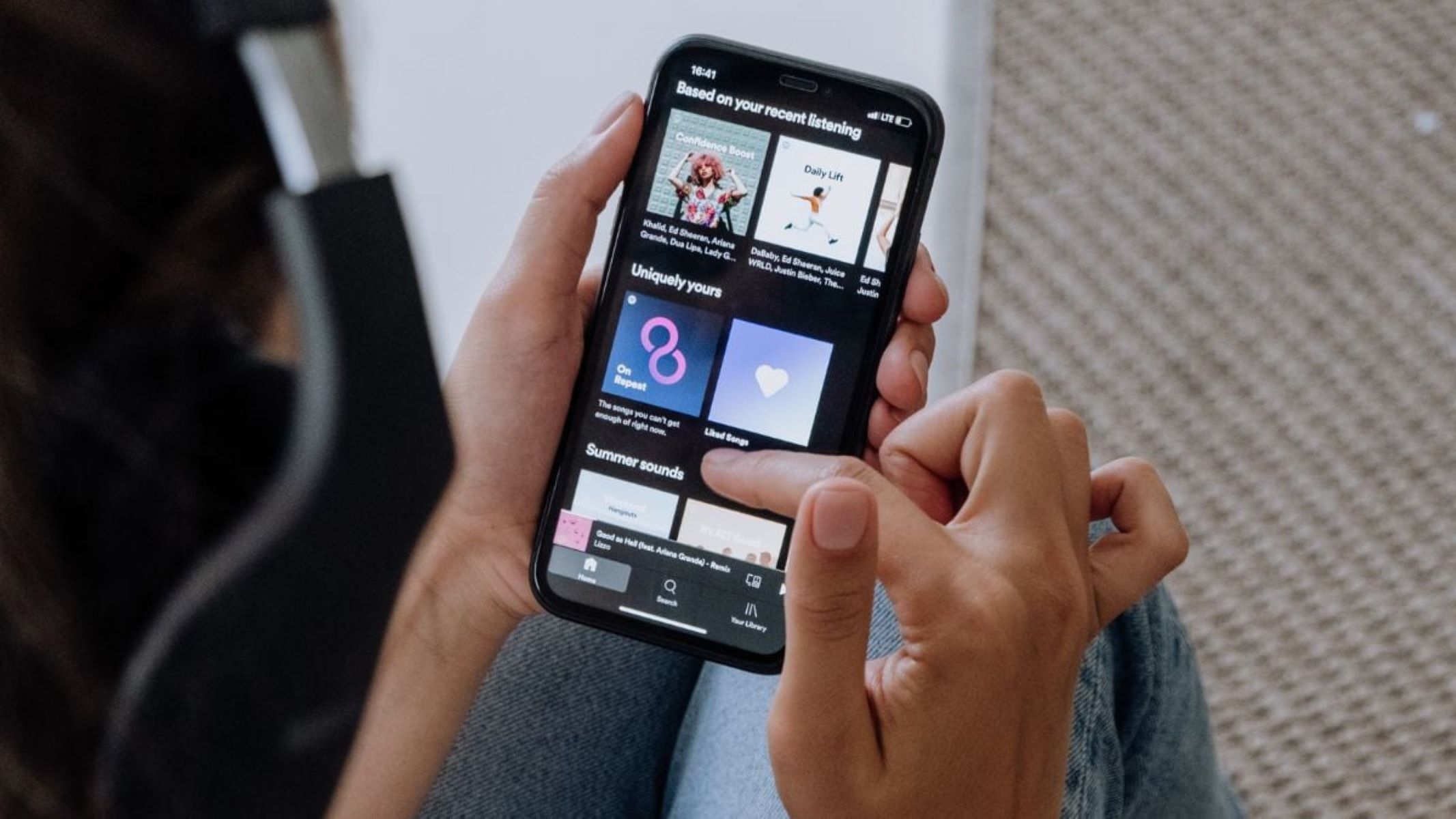 How To Shuffle A Playlist On Spotify Mobile